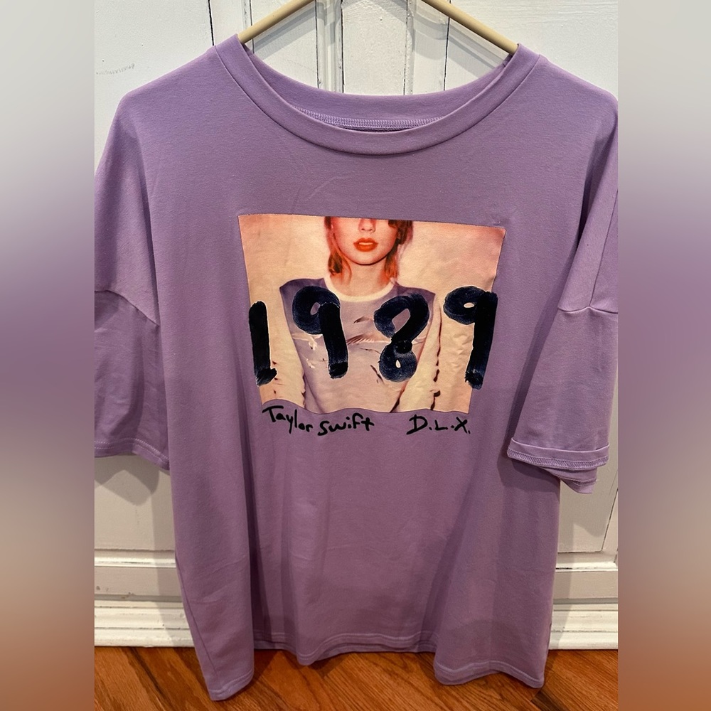 Taylor Swift T-Shirt Women’s Large